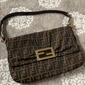 Fendi baguette like new